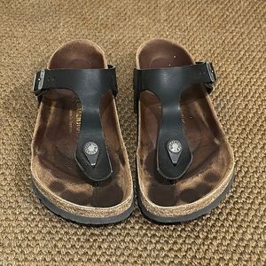Size 37 7.5 or 8 Birkenstock gizeh sandal black